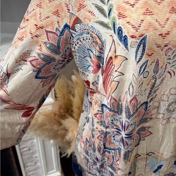 Chico's Multicolor Floral V-Neck Blouse - Picture 4 of 7